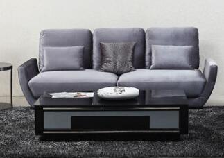 深灰色沙發(fā)搭配沙發(fā)墊的配色方案——聚焦酒店家具